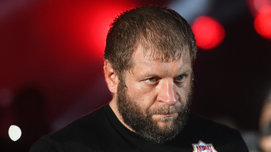 ‘Make a ball from bread’ – MMA fighter Alexander Emelianenko offers tips to detained footballers