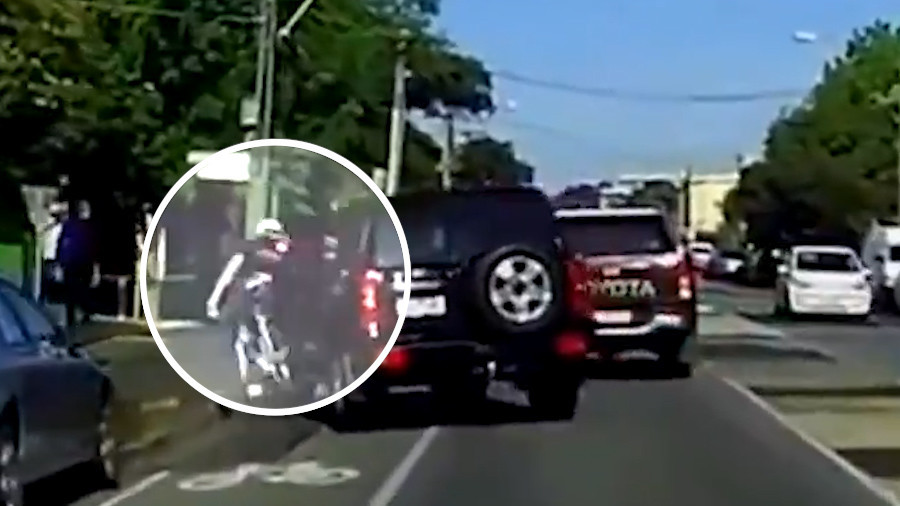 Dashcam captures shocking road rage attack on cyclist (VIDEO)