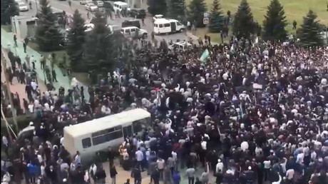 Russian police fire air shots after Ingushetians gather to protest new Chechnya border deal