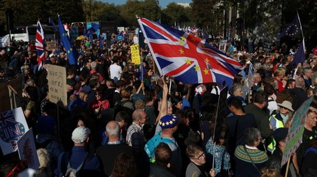 10,000s gather in London for ‘biggest’ anti-Brexit rally seeking final say (VIDEOS)