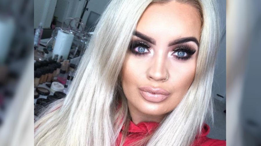 Dinner with lotto winner? 23-year-old millionaire offering suitors £60k to date (PHOTOS)