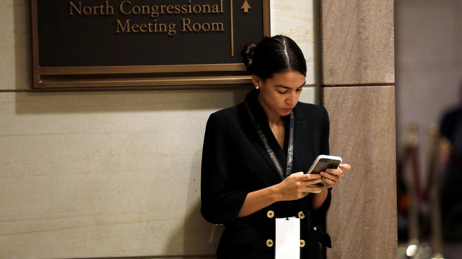 Ocasio-Cortez mocked for '3 chambers of Congress' gaffe, hits back at critics