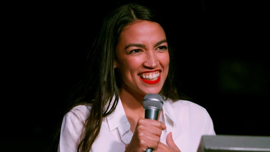 ‘Obsessed’: Ocasio-Cortez slams FOX News in Spanish for discussing her shoes in prime time
