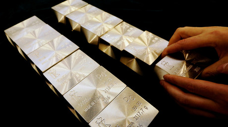 Bye bye dollar! Buy buy gold! Russia fills vaults with another 600,000 ounces