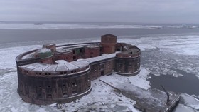 DRONE FOOTAGE captures eerie Tsars’ PLAGUE FORT in the middle of Gulf of Finland