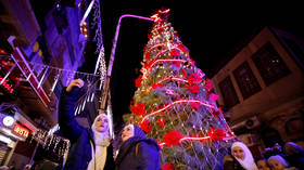 Syrians celebrate Christmas & hope for lasting peace as US troops pull out (VIDEOS)