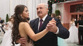 Belarusian president waltzes with Europe’s first beauty at posh New Year ball (PHOTOS, VIDEO)