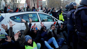 Madrid taxi drivers block city center as they step up anti-Uber protest (VIDEO)
