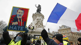 Everyone but himself: Macron blames social media & Russia for Yellow Vests