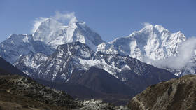 Poo patrol: China demands Mt Everest tourists carry ALL their waste & shuts peak down for cleanup