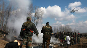 India recovers bodies from wreckage of helicopter in Kashmir (VIDEO)