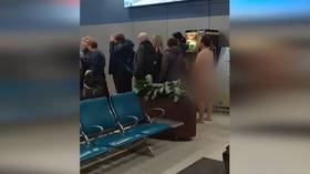 Moscow airport police detain NAKED man who tried to board plane (VIDEOS)