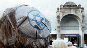 Is German anti-Semitism a problem of the past, or a consequence of mass immigration?