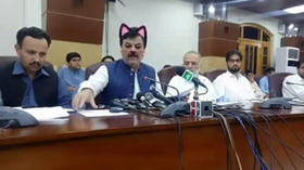 Puss conference: Pakistani politicians give media address with Facebook CAT FILTER enabled