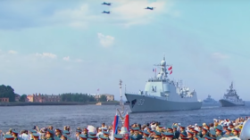 From St. Petersburg to Syria: Russia marks Navy Day with ship parades & shore assault demos