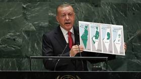 Erdogan pulls a Bibi with UNGA presentation on Israeli expansion, condemns West for anti-Muslim ‘hate speech’