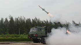 Indian army shows off brand new surface-to-air missile during test launch VIDEO