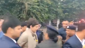 Indian politician Priyanka Gandhi has ‘security breached’ & is ‘manhandled’ by police on the same day (VIDEOS)