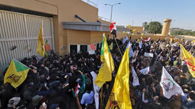 US envoy reportedly evacuated as Baghdad protesters attempt to storm embassy amid fury over air strikes (PHOTOS/VIDEOS)