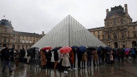Louvre closed over coronavirus concerns, leaving blindsided visitors freezing outside