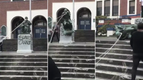 Portland protesters topple statue of Thomas Jefferson, father of the Declaration of Independence, as culture war heats up (VIDEO)
