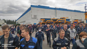 Major Belarus manufacturers including auto-giant BelAZ hit by strikes as anti-govt protests keep rattling the country (VIDEOS)