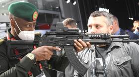 Roaring tanks, fast-sailing cars, big bucks: Visitors flow to annual military expo near Moscow for brand new equipment & gear show