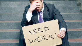 Lee Camp: Unemployment skyrocketing? An evolved society would celebrate
