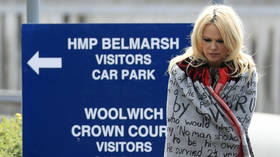 WikiLeaks & Pamela Anderson make last ditch pardon pleas ahead of judge’s ruling on Assange extradition to US