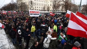 TEN THOUSAND protesters decry Covid-19 curbs in Vienna, face counter-protest (VIDEOS)