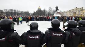 WATCH man knocking police officer to the ground amid Navalny protests in St. Petersburg
