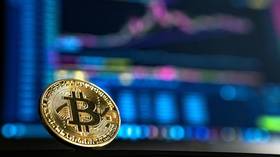 Bitcoin closing in on $1 TRILLION market cap