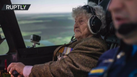 WATCH: 99-year-old Russian grandmother & WWII war veteran takes to the skies in Su-34 fighter jet simulator