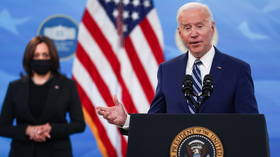 Biden calls for states to halt reopenings as Covid-19 cases tick upward nationally, even as some mandate-free states see declines