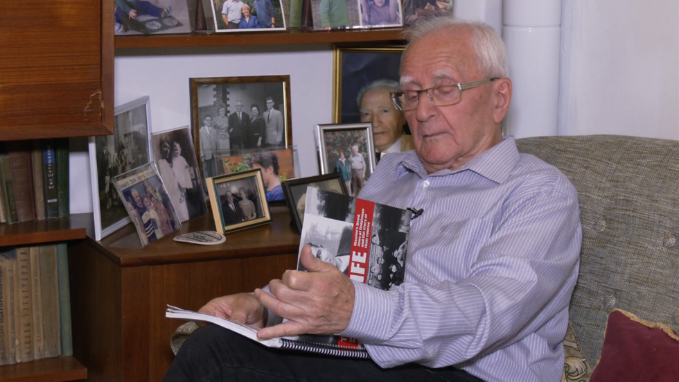Holocaust survivor recalls harrowing details of Nazi atrocities & miraculous rescue by Russia’s Schindler