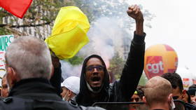 May Day mayhem: Protesters and riot cops battle in the streets of Lyon (VIDEOS)