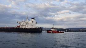 Massive oil tanker BLOCKS Bosphorus after steering controls reportedly malfunction (PHOTOS, VIDEOS)