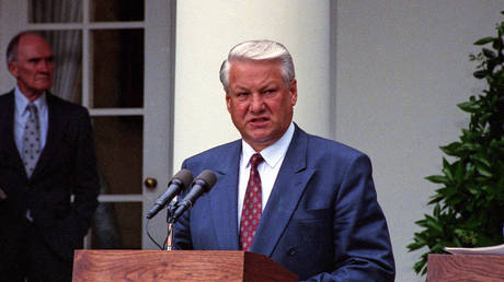 FILE PHOTO. Russian President Boris Yeltsin (1931 - 2007) speaks during a press conference in the White House's Rose Garden, Washington DC, June 16, 1992. © Getty Images / Ron Sachs