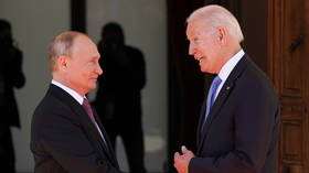 ‘I hope our meeting will be productive’: Putin & Biden share handshake, photo-op and optimistic words before high-stakes summit