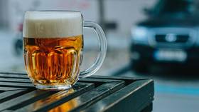 A pint of beer a day is good for you. Cool! Drink it quickly though, as another report may soon say otherwise