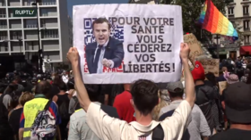 Protesters pour into Paris as resistance to Macron’s ‘health pass’ spawns array of unauthorized street cafes (VIDEOS)