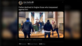 Viral VIDEO shows church altar brawl after unmasked man accused of ‘trespassing’ confronts parish priest in Washington state