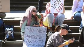 ‘Stop unlimited power grab!’ Huge crowd protests in Melbourne against vaccine mandates & sweeping pandemic powers bill (VIDEOS)
