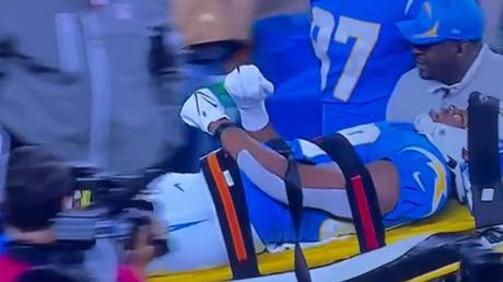 Donald Parham Jr suffered a severe-looking injury for the Los Angeles Chargers. © Twitter