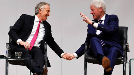 Tony Blair and Bill Clinton at an event to mark the 20th anniversary of the Good Friday Agreement. © Reuters / Clodagh Kilcoyne