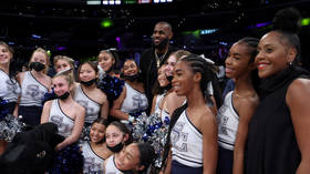 Maskless LeBron triggers debate after saying high school policy makes ‘zero sense’
