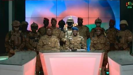 Members of Burkina Faso's military announce their coup live on state television, January 24, 2022 © Telegram / RT News