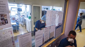 Covid unjabbed should pay for treatment – hospitals chief
