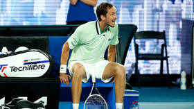 'Small cat' umpire trolls Medvedev ahead of Australian Open final (VIDEO)