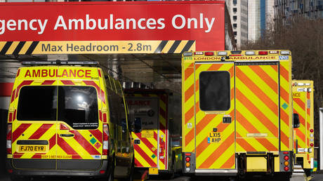 London service ambulances seen parked outside St Thomas Hospital. © Tejas Sandhy / SOPA Images / LightRocket / Getty Images
